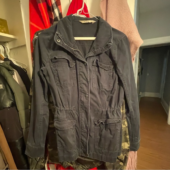Women’s Hollister spring/coat - Picture 2 of 3